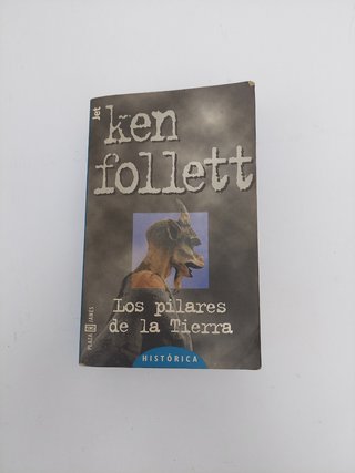 LOS PILARES DE LA TIERRA