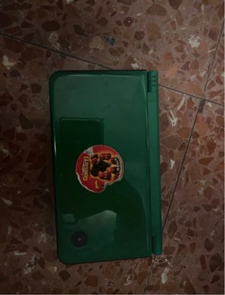 Nintendo DSi XL Verde
