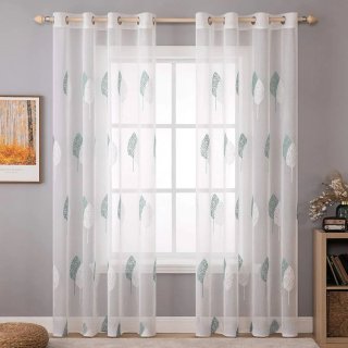 Cortinados Dourados e Brancos com Padrão