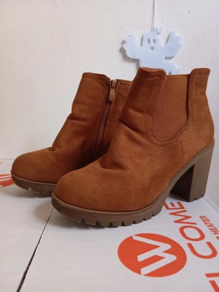 Botines marrones de terciopelo