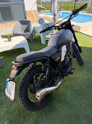 Moto Brixton 250 cc FELSBERG