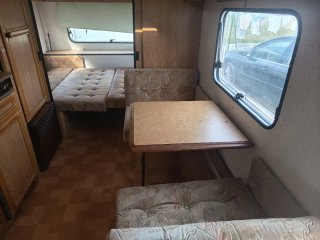 Caravana Burstner City 1992 nevera ducha y ruedas
