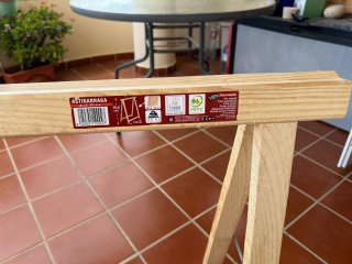 Tablero aglomerado y 2 borriquetas
