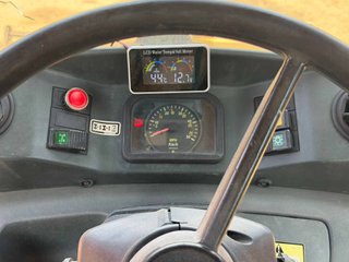 Retro excavadora New Holland LB 110-B.