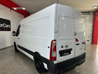 Nissan NV400 2020