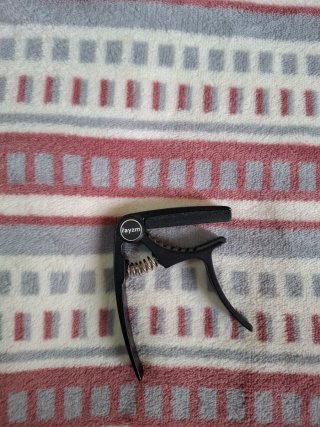 Cejilla para guitarra acústica