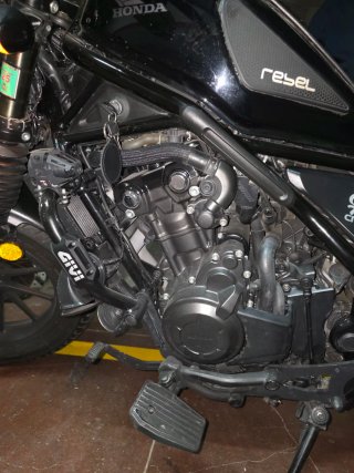Honda Rebel 500 Full-Touring Negra