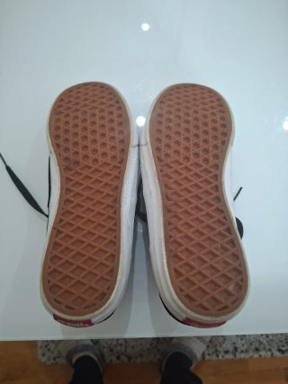 Zapatillas Vans Negras y Blancas