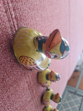 Familia de patos de hojalata