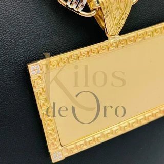 COLGANTE CHAPA CON GRECA. PERSONALIZABLE. ORO18K.
