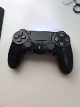 PS4 Slim 500GB Nera + Controller e Cavi