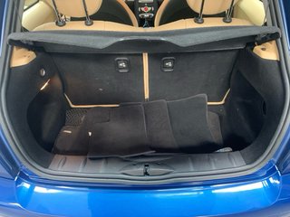 MINI Cooper gasolina 120 cvs techo, full cuero....