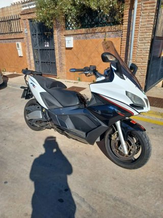 Aprilia SRV 850cc Maxi Scooter