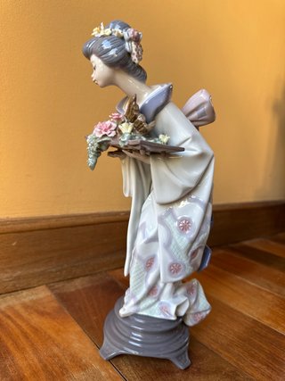 Figura Japonesa Ofrenda Flores Lladro 5773