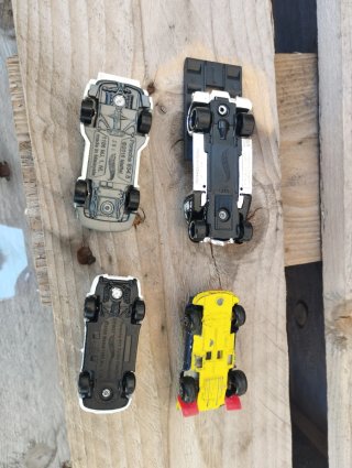 Conjunto 3 Porsche + camión escala 1/64