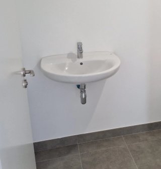 Lavabo Roca con grifo