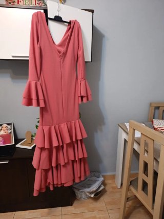Vestido flamenco rosa con volantes