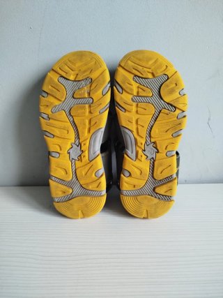 Sandalias niño/a.Talla 29