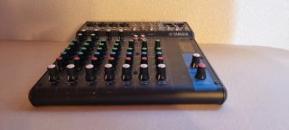 Mesa de mezclas Yamaha MG10
