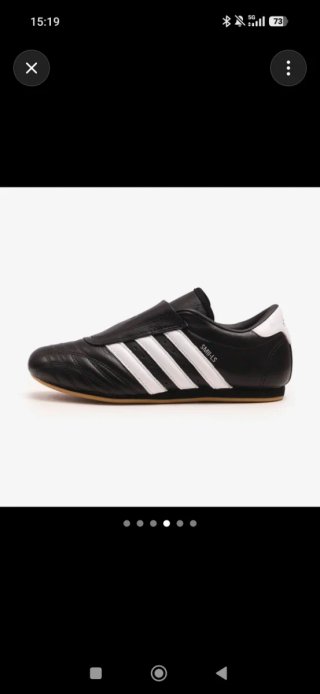 Zapatillas Adidas Negras y Blancas