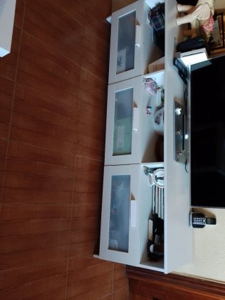 Mueble TV salón blanco y madera