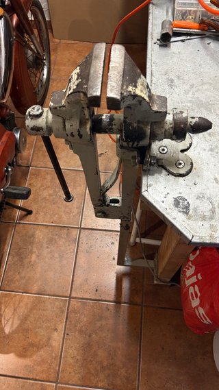 Tornillo de banco herrero