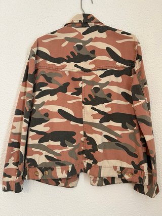 Cazadora Zara camuflaje niña 13-14 años