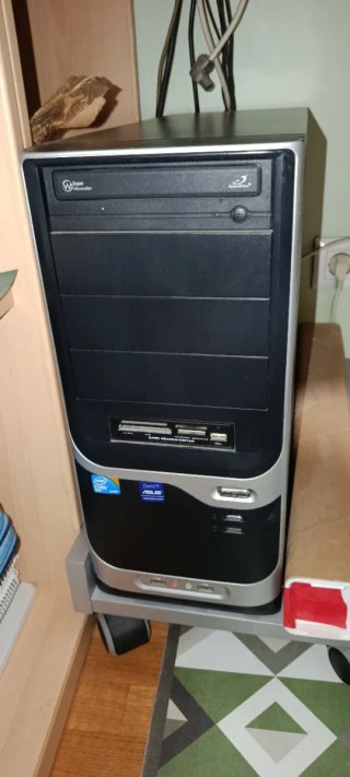 Pc con Teclado y pantalla sansung