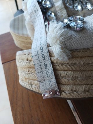Zara Espadrilles con Pedrería Beige y Plata