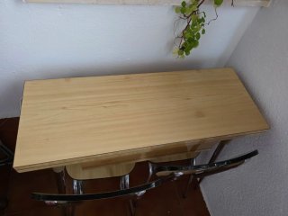 Mesa y 2 Sillas Vintage Madera y Cromado