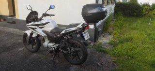 Honda CBF 125 Blanca y Negra