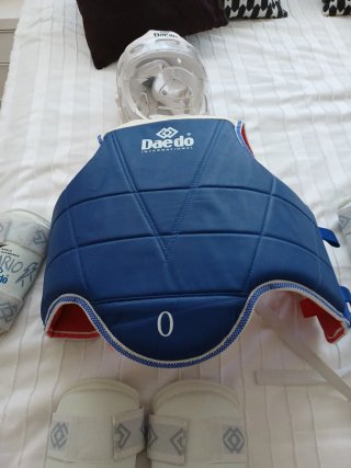 Protecciones Taekwondo Daedo en muy buen estado.