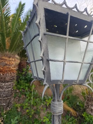 Farola de arte decorativa