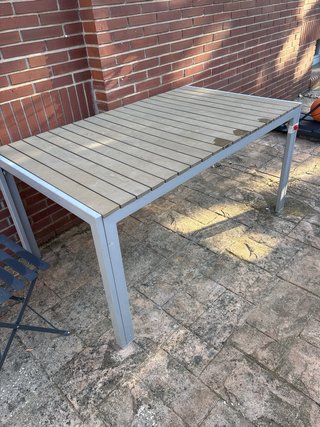 Mesa de jardín metal y madera