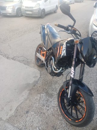 KTM Duke 2 640 Supermotard Negra y Naranja