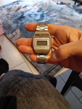 Reloj digital antiguo SUMO