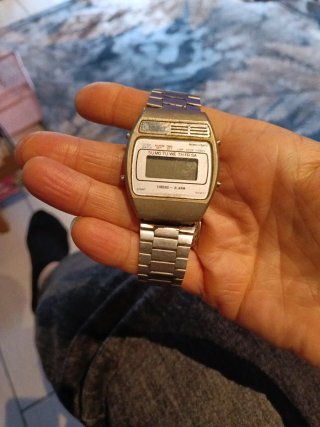 Reloj digital antiguo SUMO