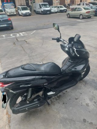 Honda PCX 125 Negra, 26457 km NEGOCIABLE