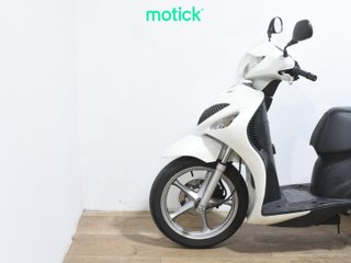 SUZUKI SIXTEEN 125 (TOP CASE)