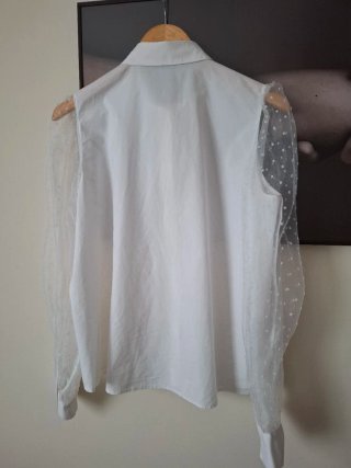 Camisa romántica Stradivarius