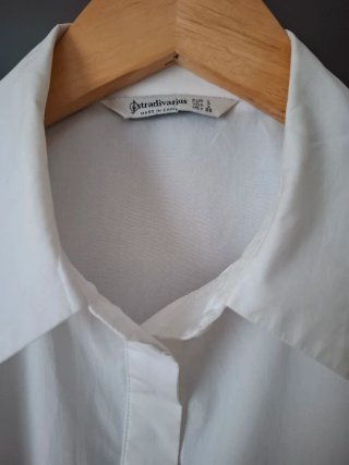 Camisa romántica Stradivarius