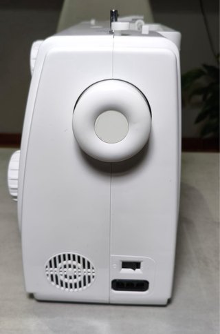 Máquina de coser SINGER blanca