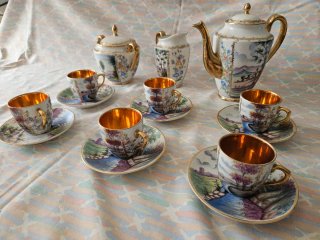 Juego de café antiguo porcelana dorada
