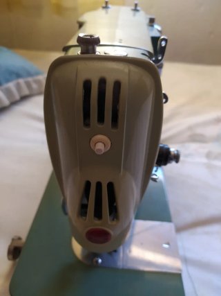 Máquina de coser Alfa Made in Spain