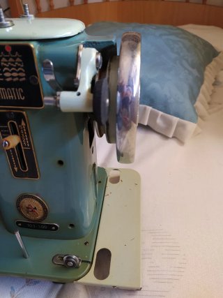 Máquina de coser Alfa Made in Spain