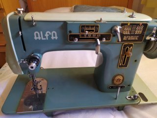 Máquina de coser Alfa Made in Spain