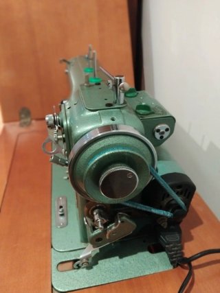 Máquina de coser Refrey 427 VZ