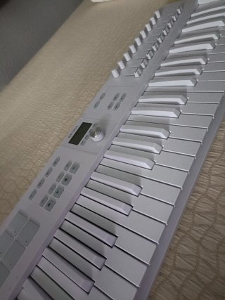 Arturia Keylab Essential 61 Mk3 Alpine White
