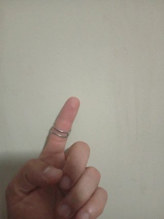 Anillo plateado ajustable diseño moderno