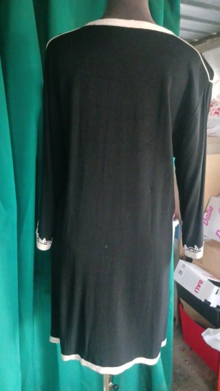 Casaca negra bordada talla única